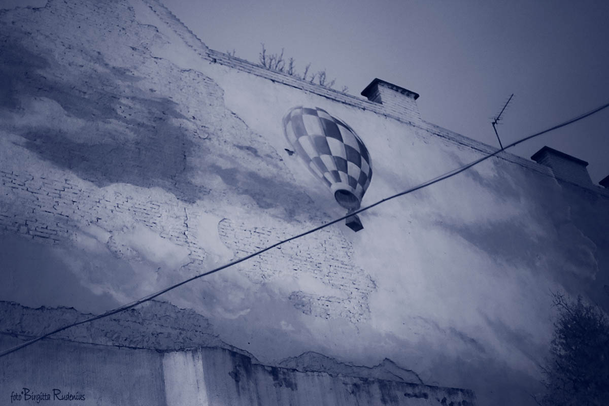 Blue Street Art Balloon @ Birgitta Rudenius